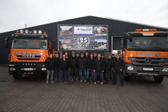 Unser Team beim 25-jährigen Firmenjubiläum im Dezember 2018.